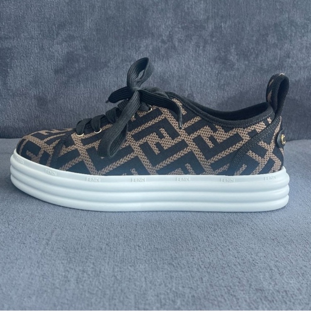 Fendi low top sneakers